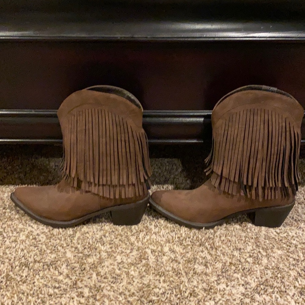 Size 7 Roper fringe boots